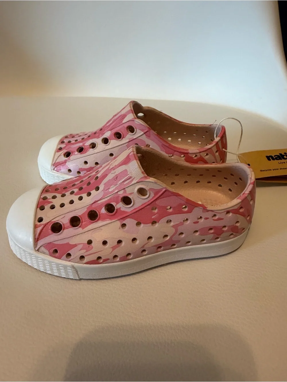 ☀️🌊 Native Kids Pink Camouflage Slip-On Shoes NWT